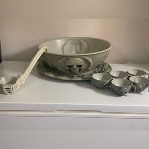 Eastern Unlimited Halloween Skeleton Skull Punch Bowl Set Serving 5 Vintage 2002